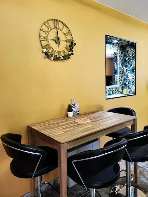 Homestay L'Eden Sous L'Olivier Apartment Auriol