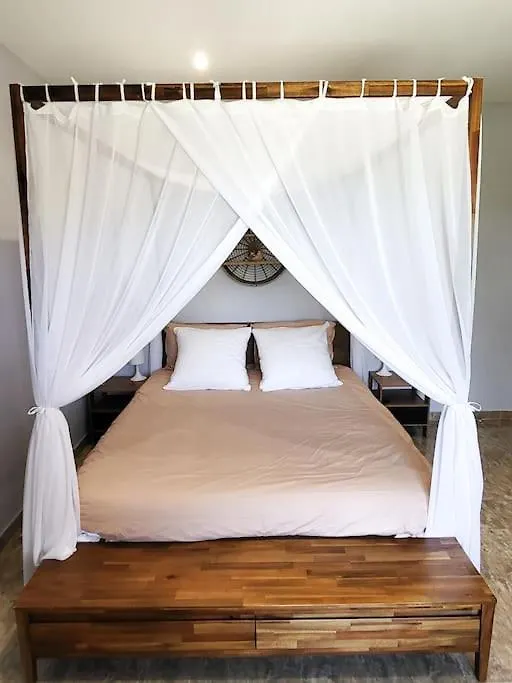 Homestay L'Eden Sous L'Olivier Apartment Auriol France